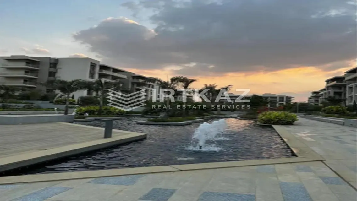 Luxury Villa with Shared Pool and Health Club in a Prime Location