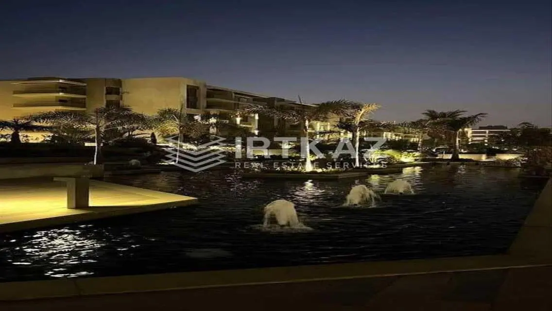 Luxury Villa with Shared Pool and Health Club in a Prime Location