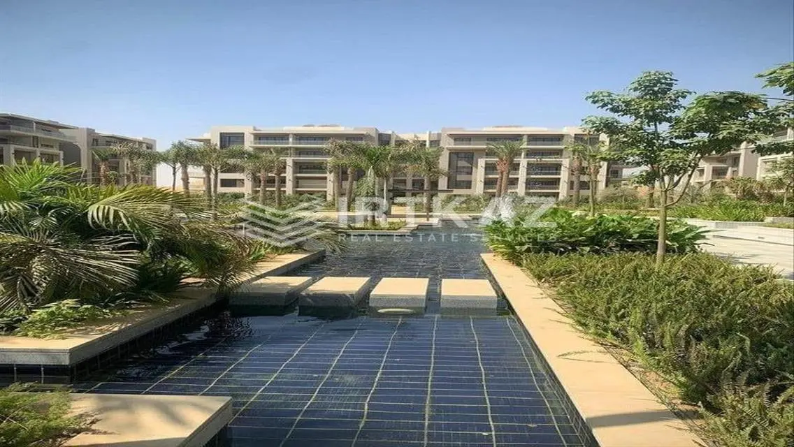 Luxury Villa with Shared Pool and Health Club in a Prime Location