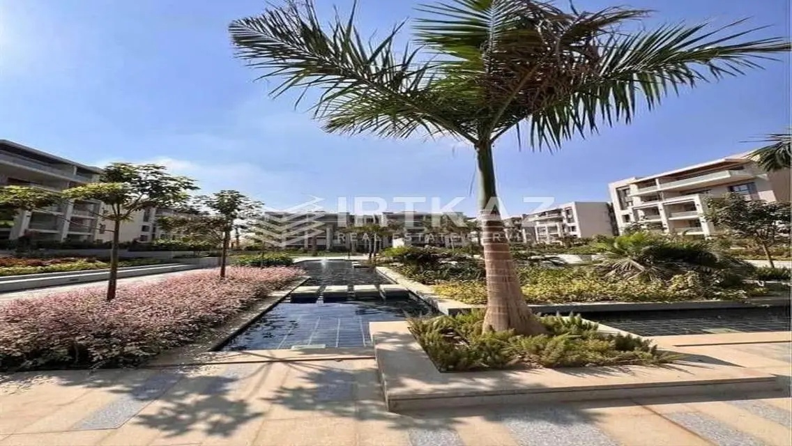 Luxury Villa with Shared Pool and Health Club in a Prime Location