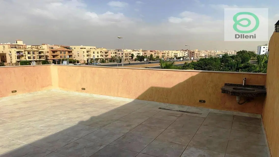 شقة فاخرة بمساحة 710 متر مع إطلالة مميزة
