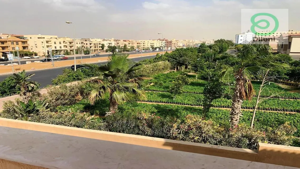شقة فاخرة بمساحة 710 متر مع إطلالة مميزة