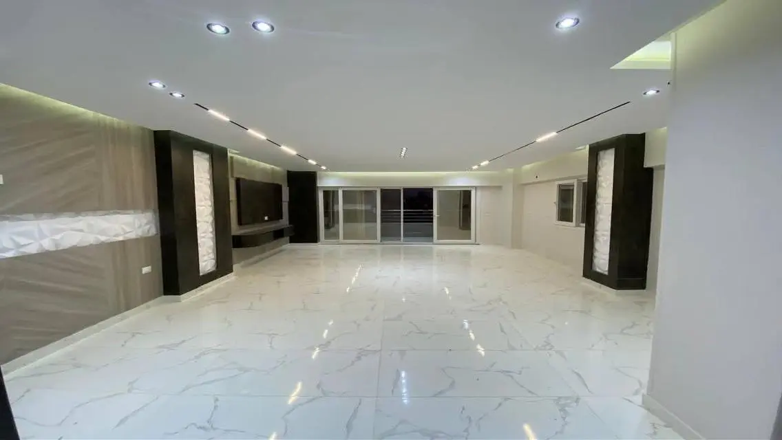 شقة فاخرة للبيع بمساحة واسعة