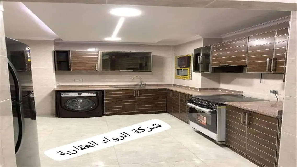 شقة فاخرة للإيجار مساحتها 225 متر في موقع مميز