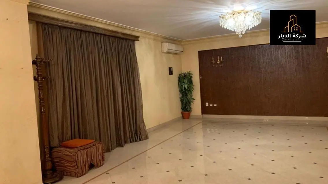 منزل فخم للبيع بمساحة واسعة
