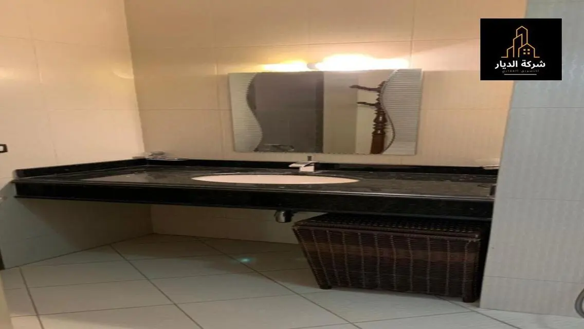 منزل فخم للبيع بمساحة واسعة