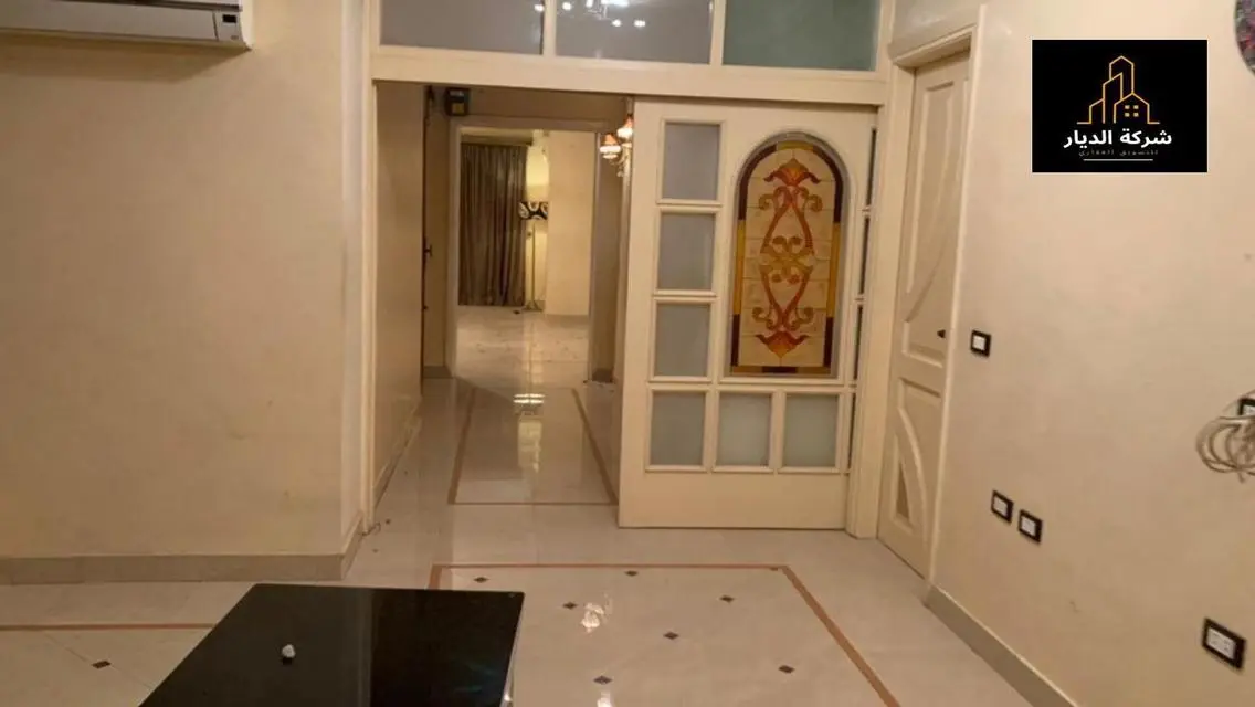 منزل فخم للبيع بمساحة واسعة