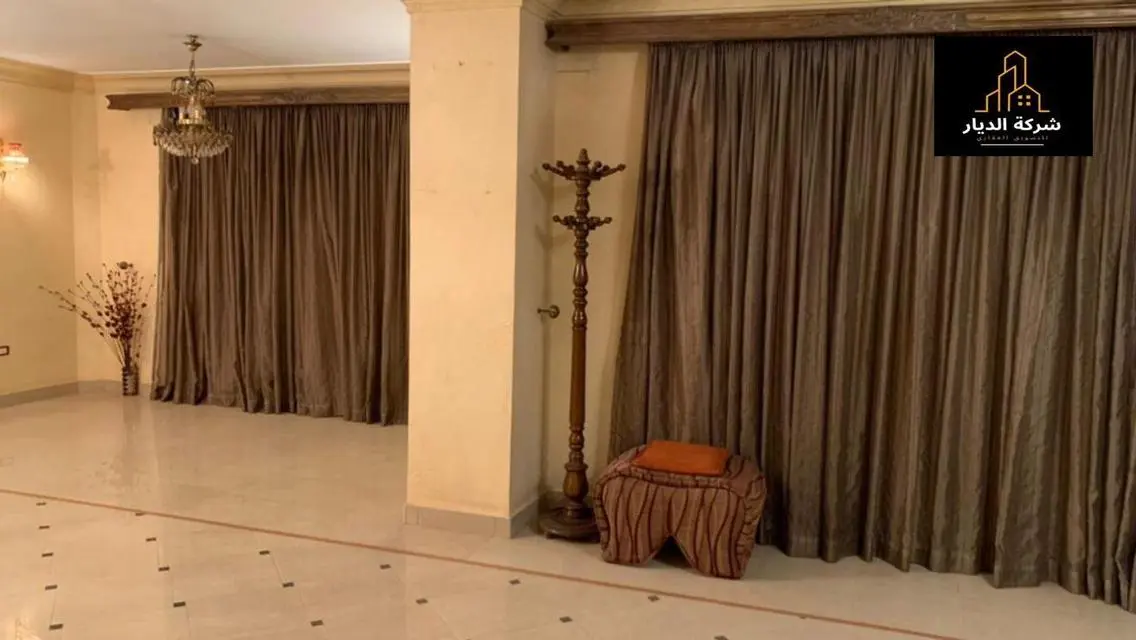 منزل فخم للبيع بمساحة واسعة