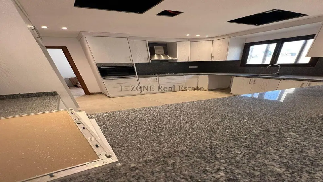 Luxury Apartment in I-Zone