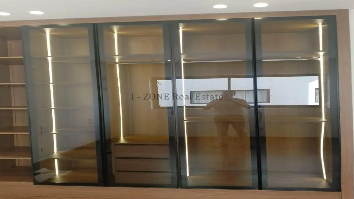 Stunning Lake View Apartment at IZONE