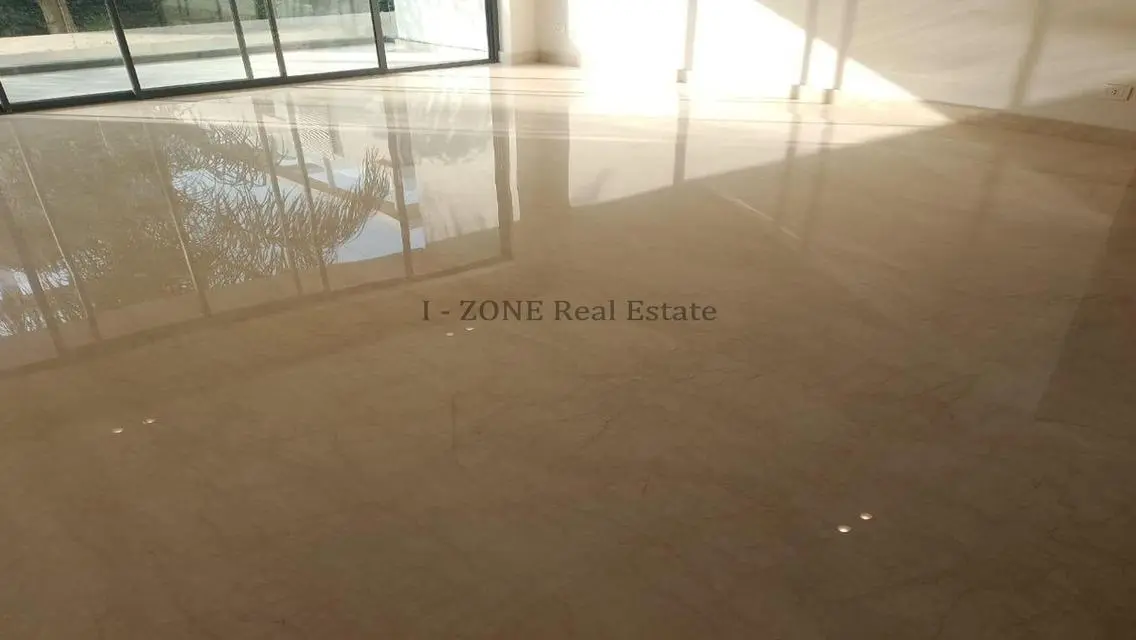 Stunning Lake View Apartment at IZONE