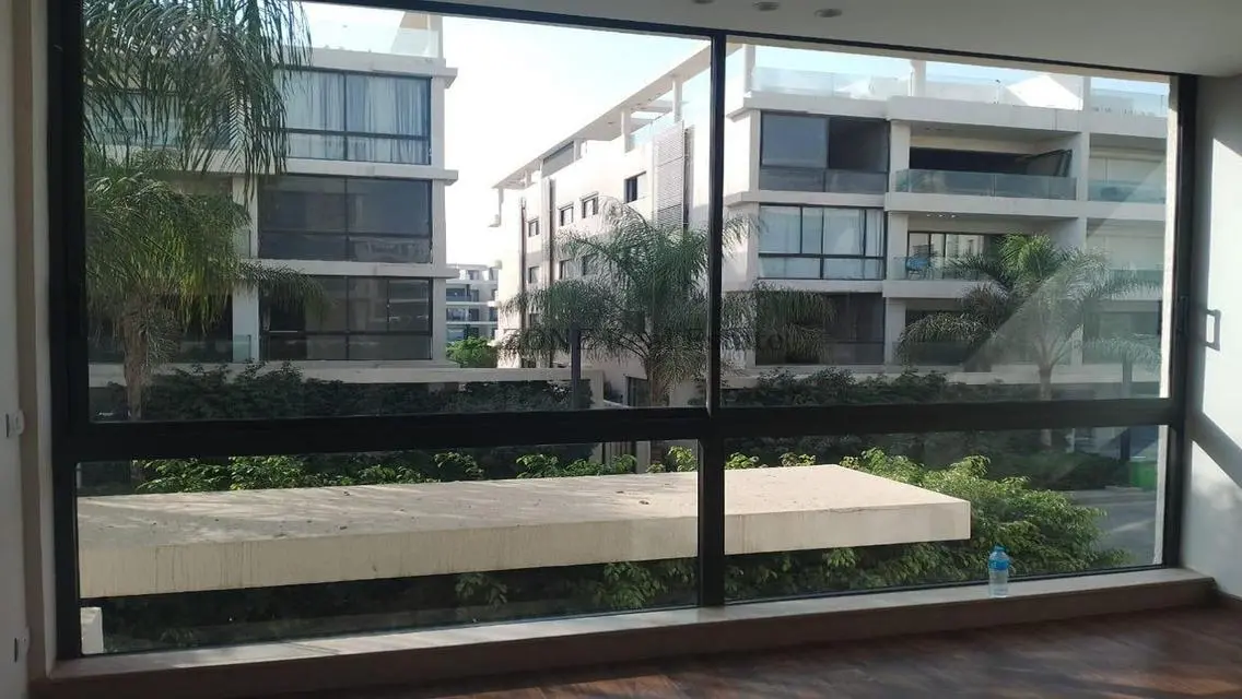 Stunning Lake View Apartment at IZONE