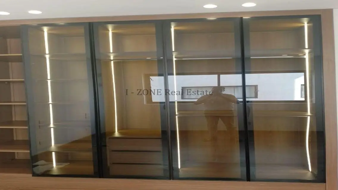 Stunning Lake View Apartment at IZONE