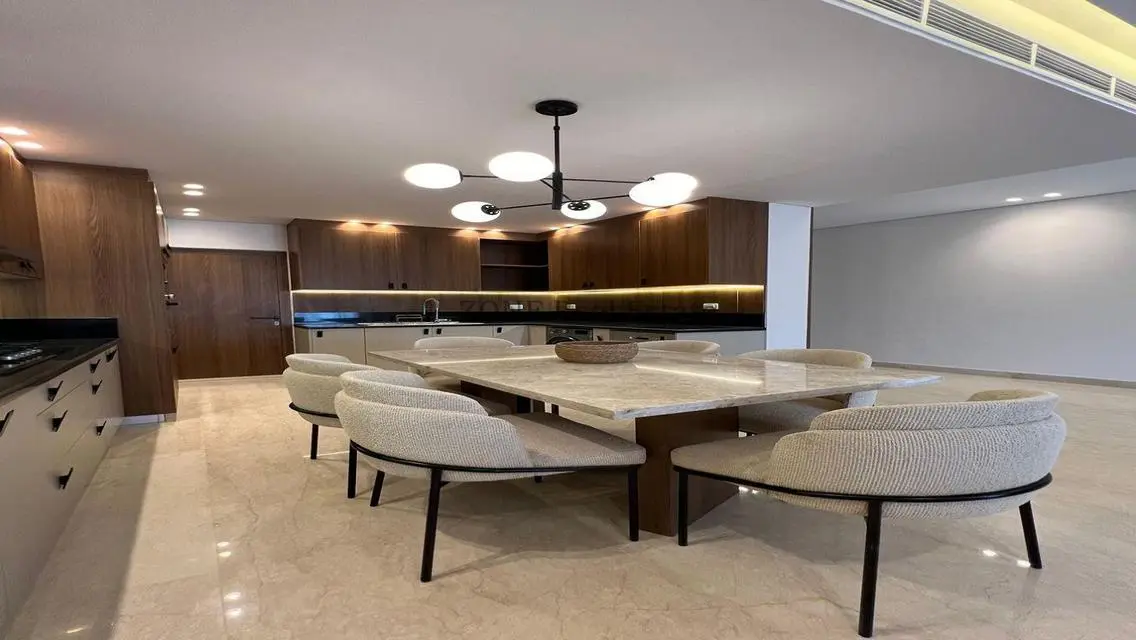 Stunning Apartment in I-Zone