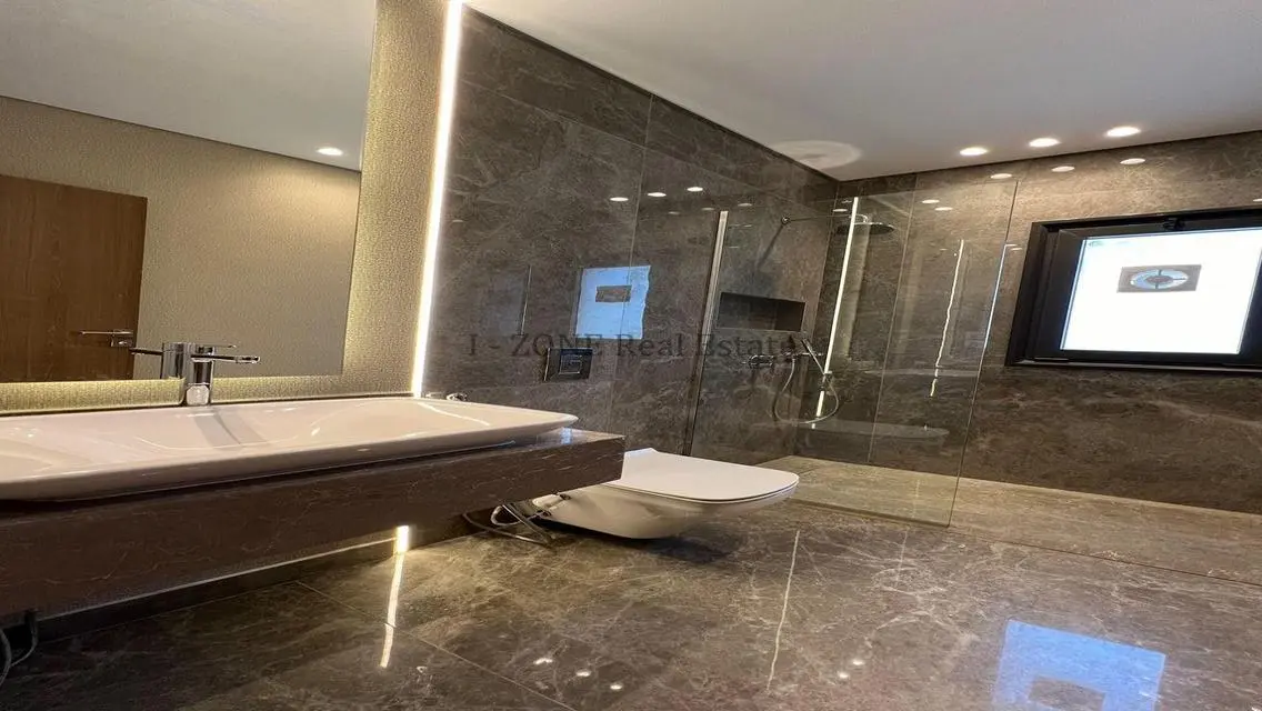 Stunning Apartment in I-Zone