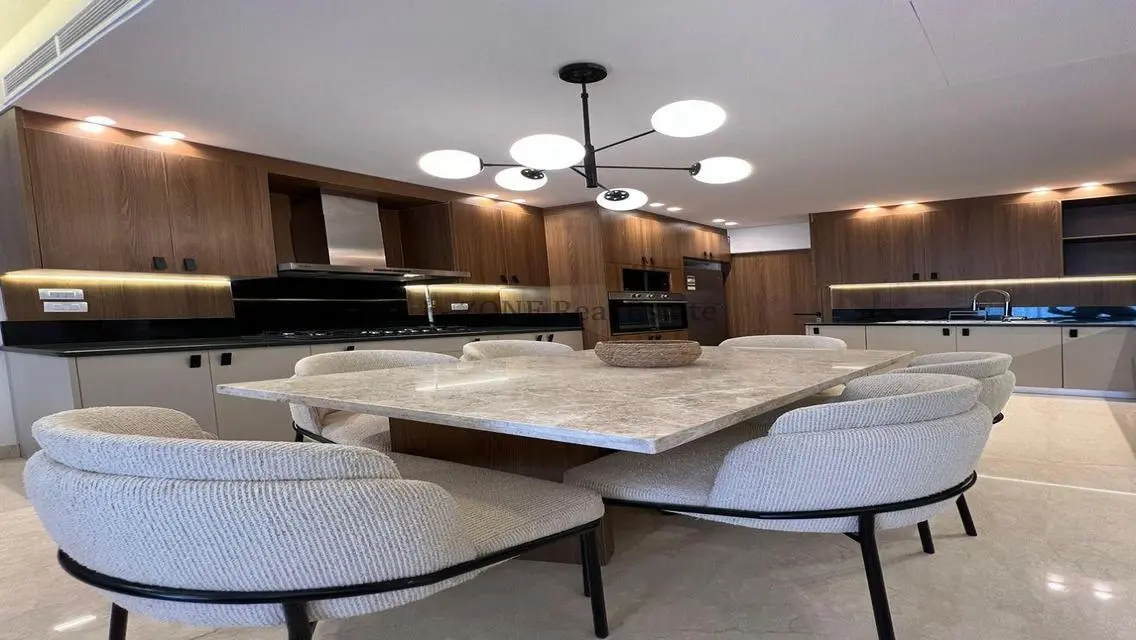 Stunning Apartment in I-Zone