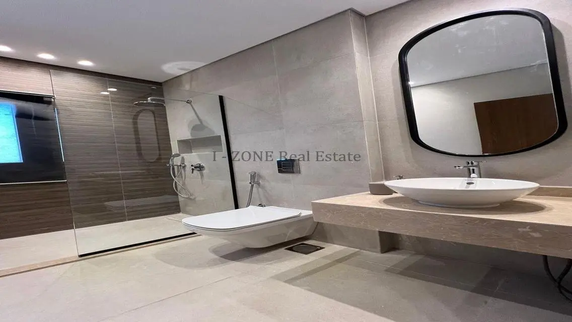 Stunning Apartment in I-Zone