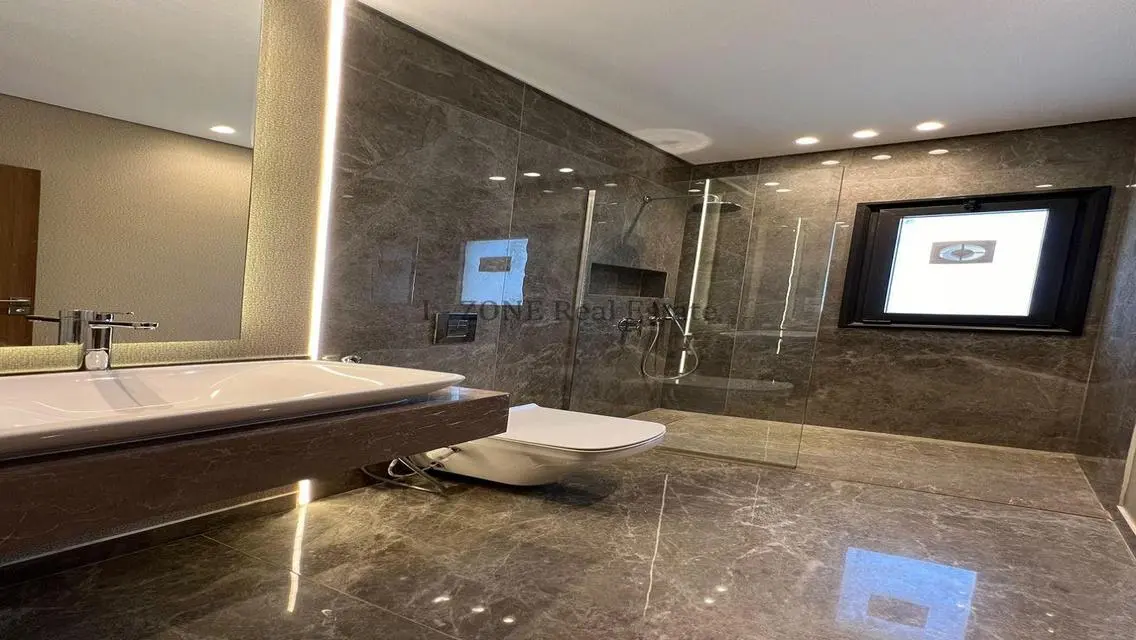 Stunning Apartment in I-Zone
