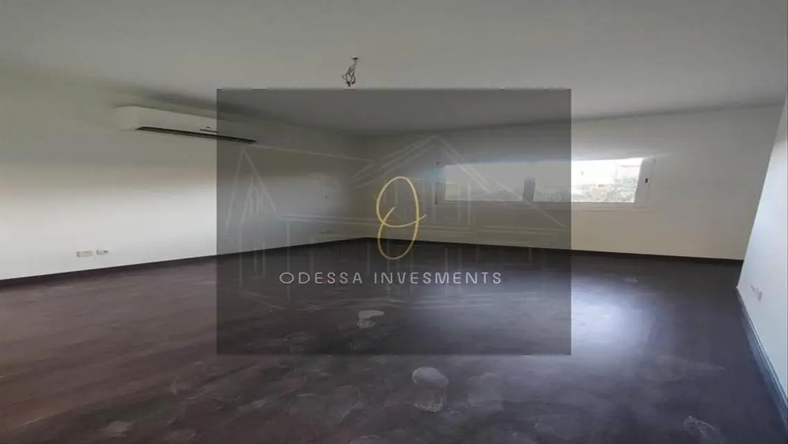 Luxury Apartment with 356 m² Space and Maid's Room