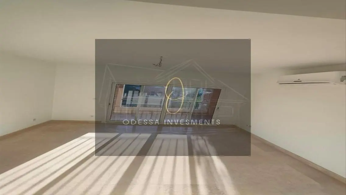 Luxury Apartment with 356 m² Space and Maid's Room