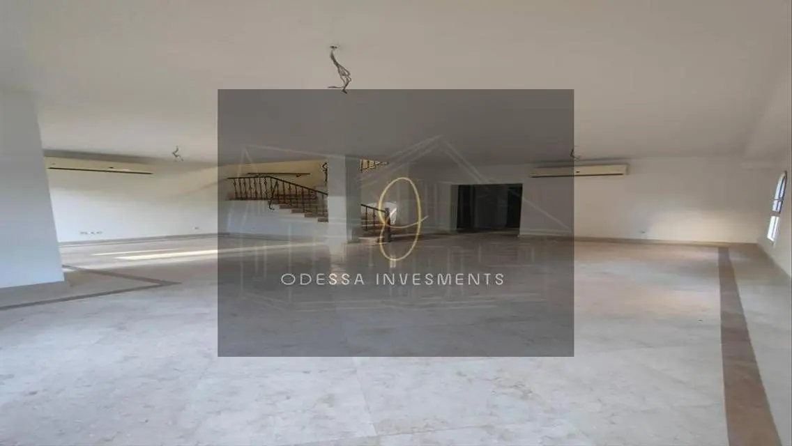Luxury Apartment with 356 m² Space and Maid's Room
