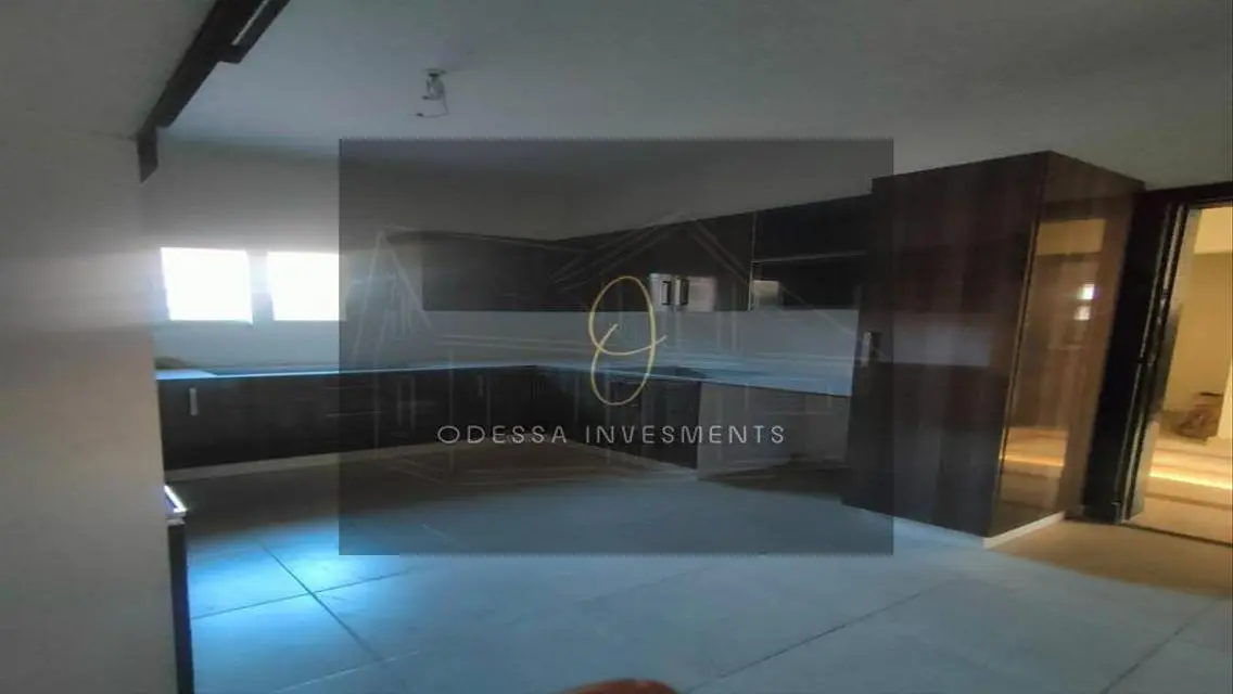 Luxury Apartment with 356 m² Space and Maid's Room