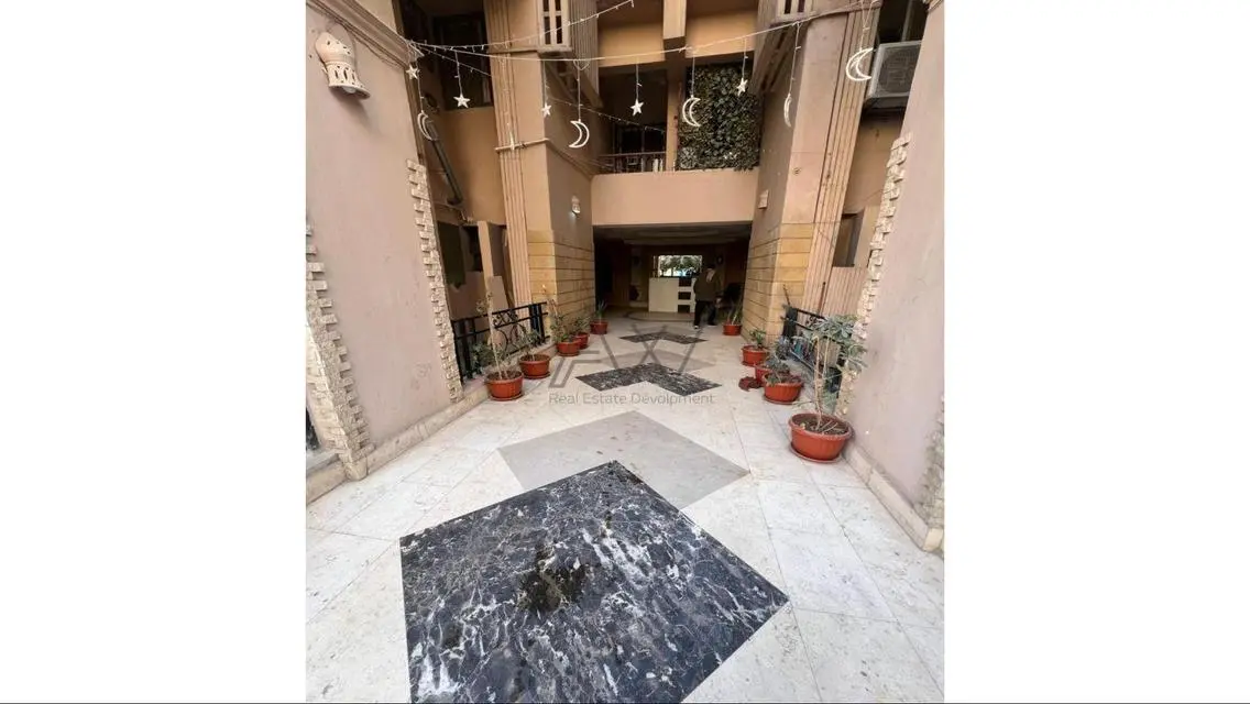 فيلا فاخرة للبيع بمساحة واسعة ووسائل راحة متعددة