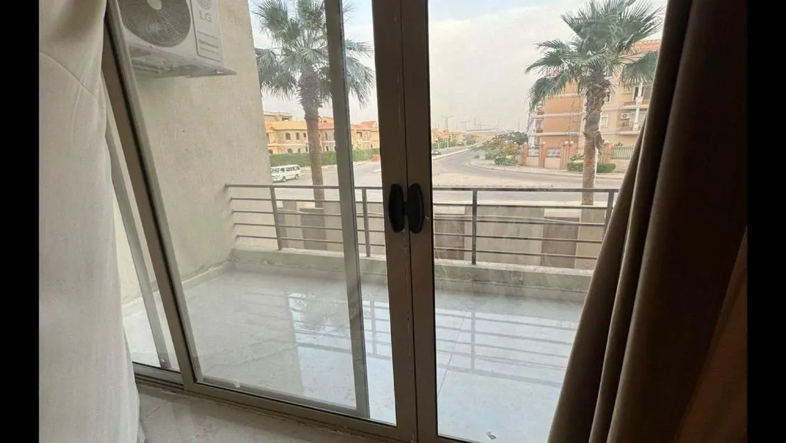 شقة فاخرة في مجمع جراندا الشروق