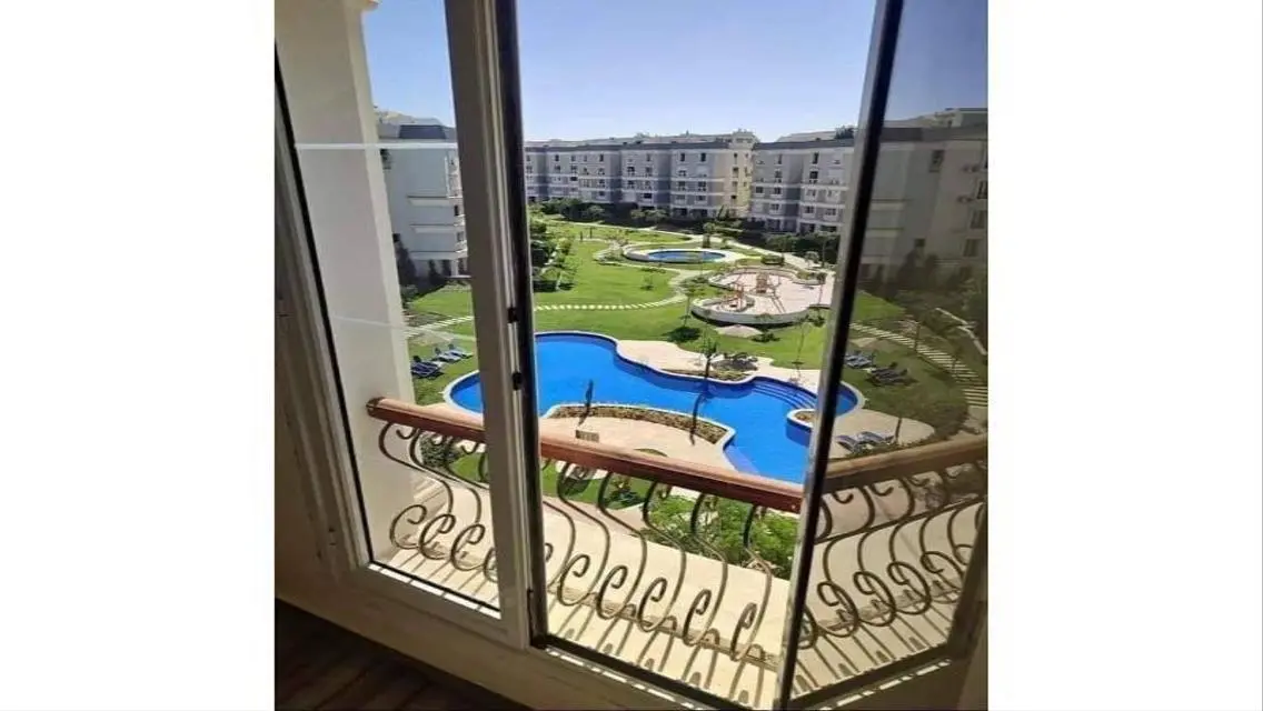 Luxury Apartment 300 Meters from Hyde Park - New Cairo
