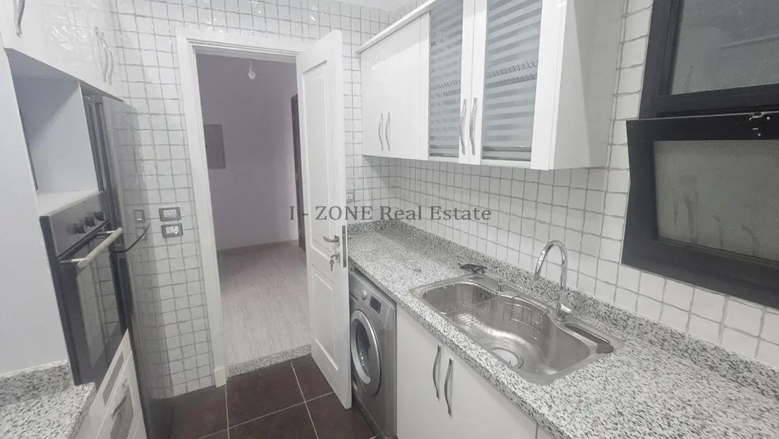 شقق سكاي في آي زون - 1602