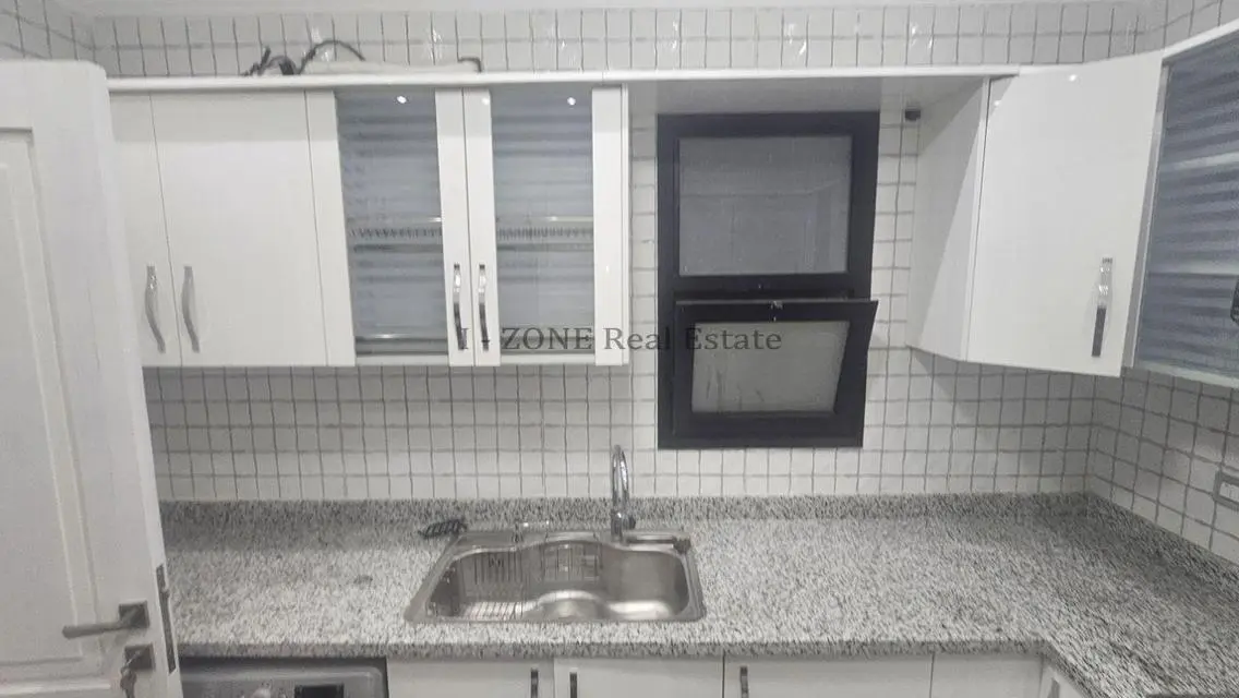 شقق سكاي في آي زون - 1602