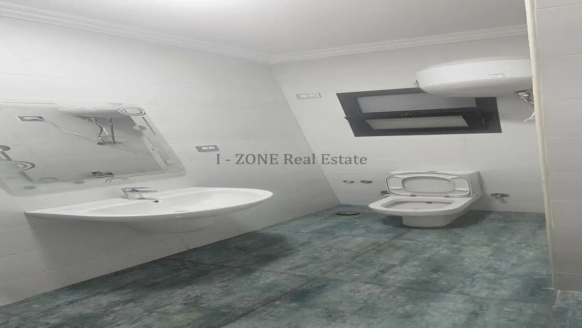 شقق سكاي في آي زون - 1602