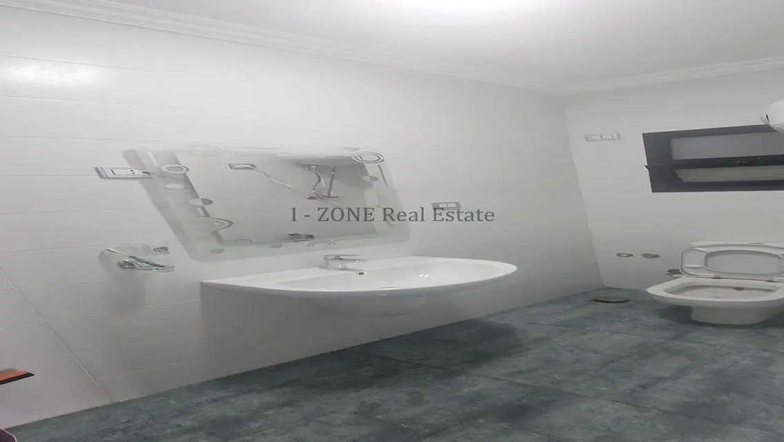 شقق سكاي في آي زون - 1602
