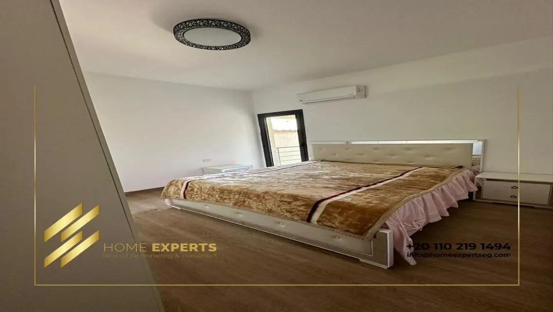 Luxurious Apartment with Stunning View and Spacious Living
