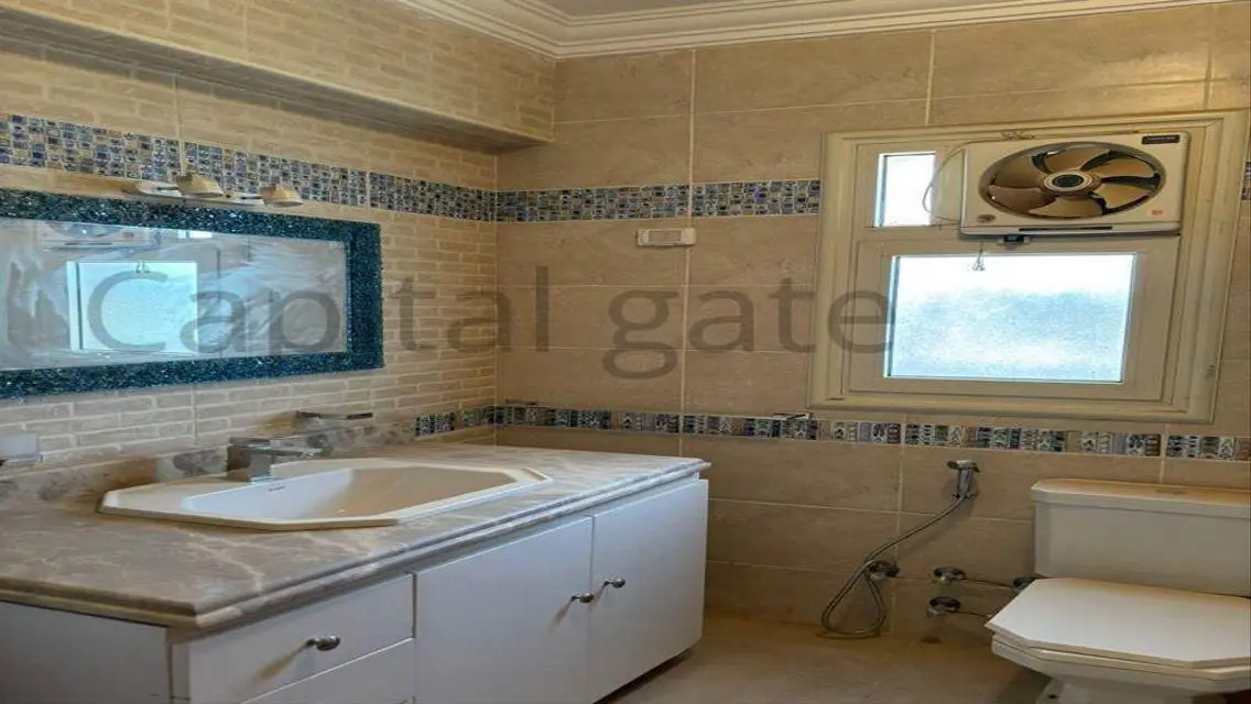 فيلا فاخرة للبيع مع مميزات متعددة