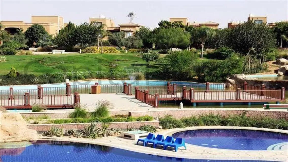 فيلا فاخرة للبيع مع مميزات متعددة