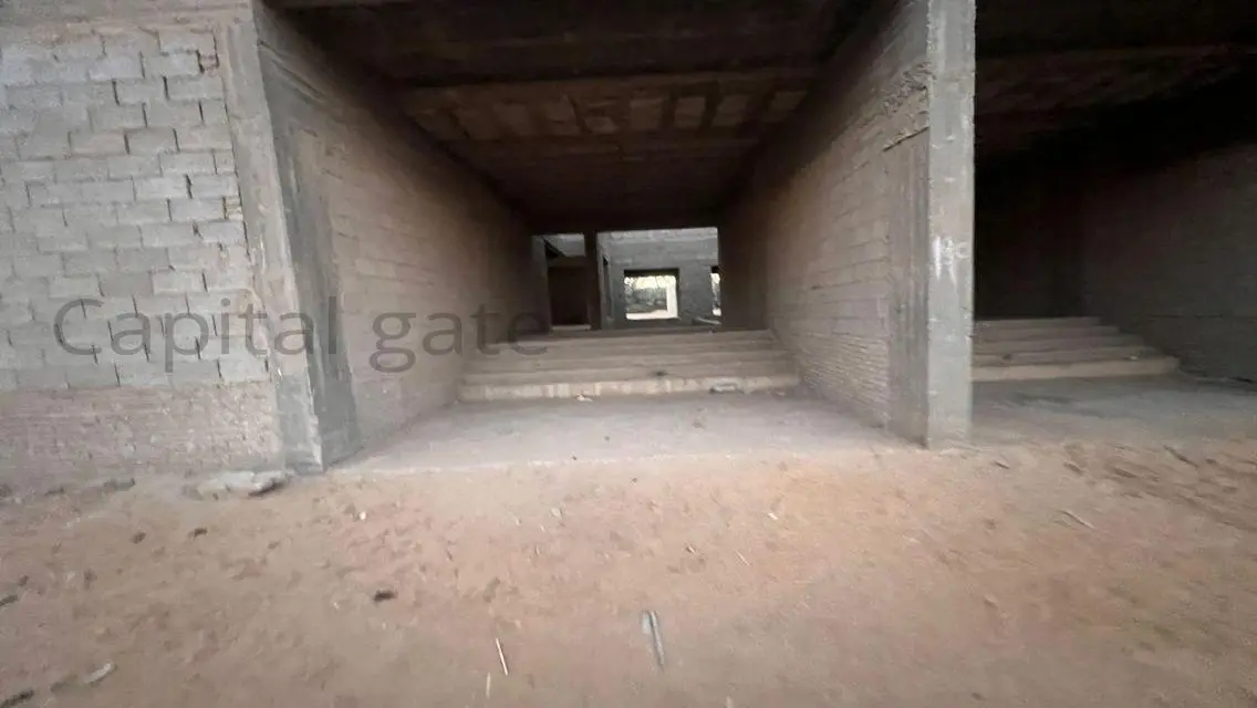 Luxury Villa for Sale with 3200 sqm and Private Garden