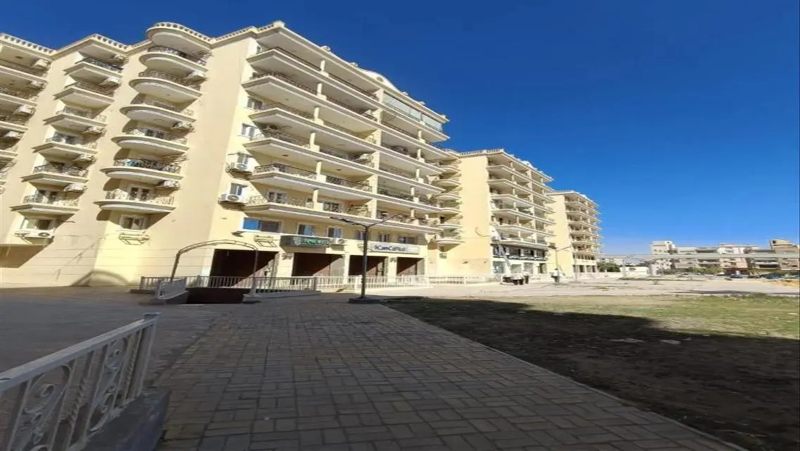 Luxury Apartment with Landmark View