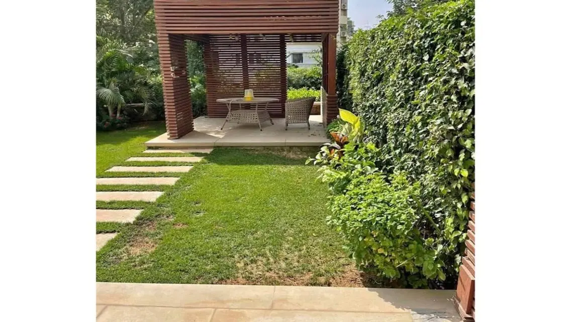 Luxury Apartment for Sale with Stunning Lake View