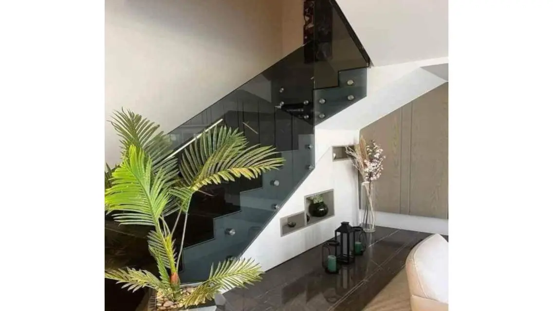 Luxury Apartment for Sale with Stunning Lake View