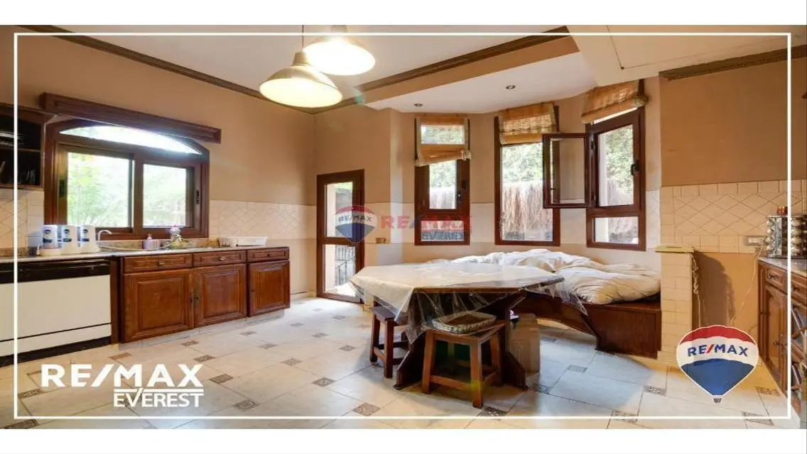 Luxury Apartment for Sale: 5000 Sq M in Region 2009