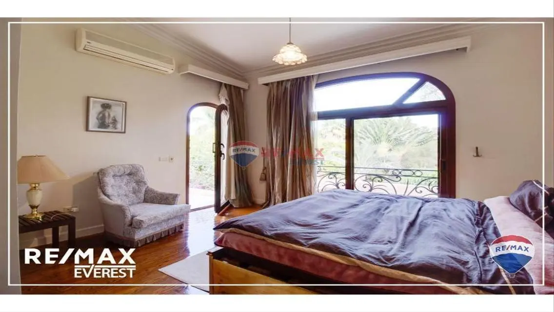 Luxury Apartment for Sale: 5000 Sq M in Region 2009