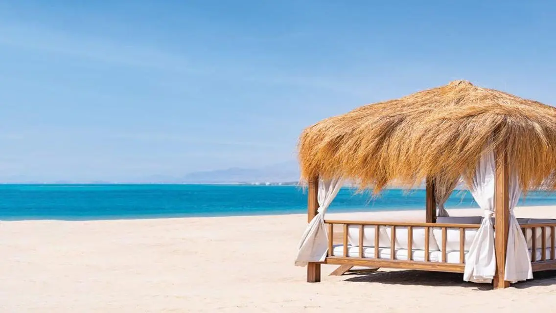 شاليه مكون من 3 غرف نوم مع حديقة خاصة ومسابح مشتركة