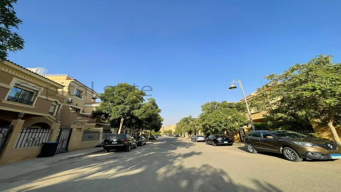 شقة فاخرة بمساحة 550 متر مع حديقة خاصة