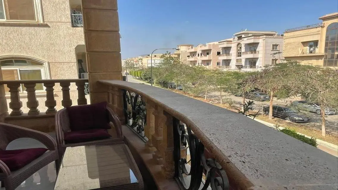 شقة فاخرة مع شرفة وحارس أمن