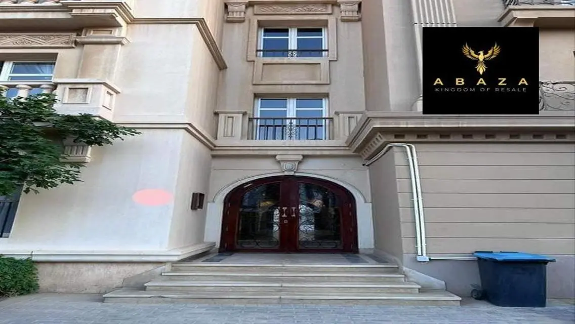 شقة فاخرة بمساحة كبيرة في موقع متميز