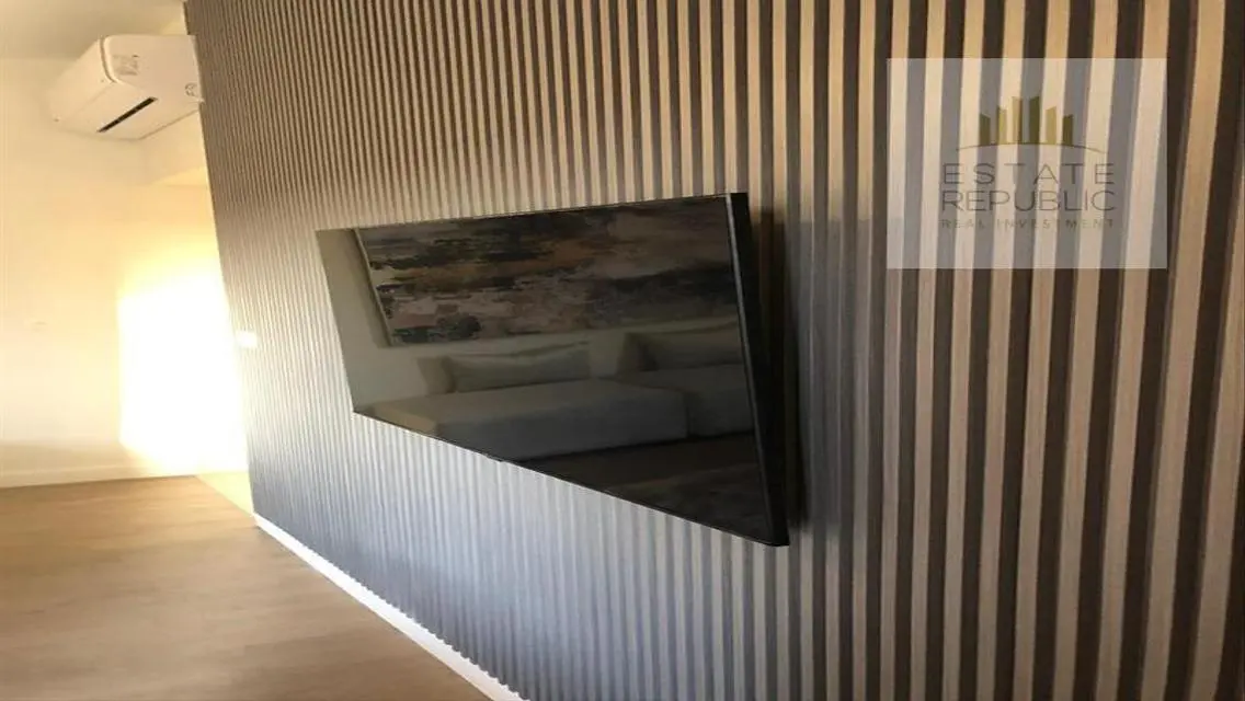 Luxurious Apartment with Stunning Views in a Prime Location