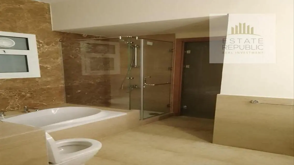 Luxurious Apartment with Stunning Views in a Prime Location