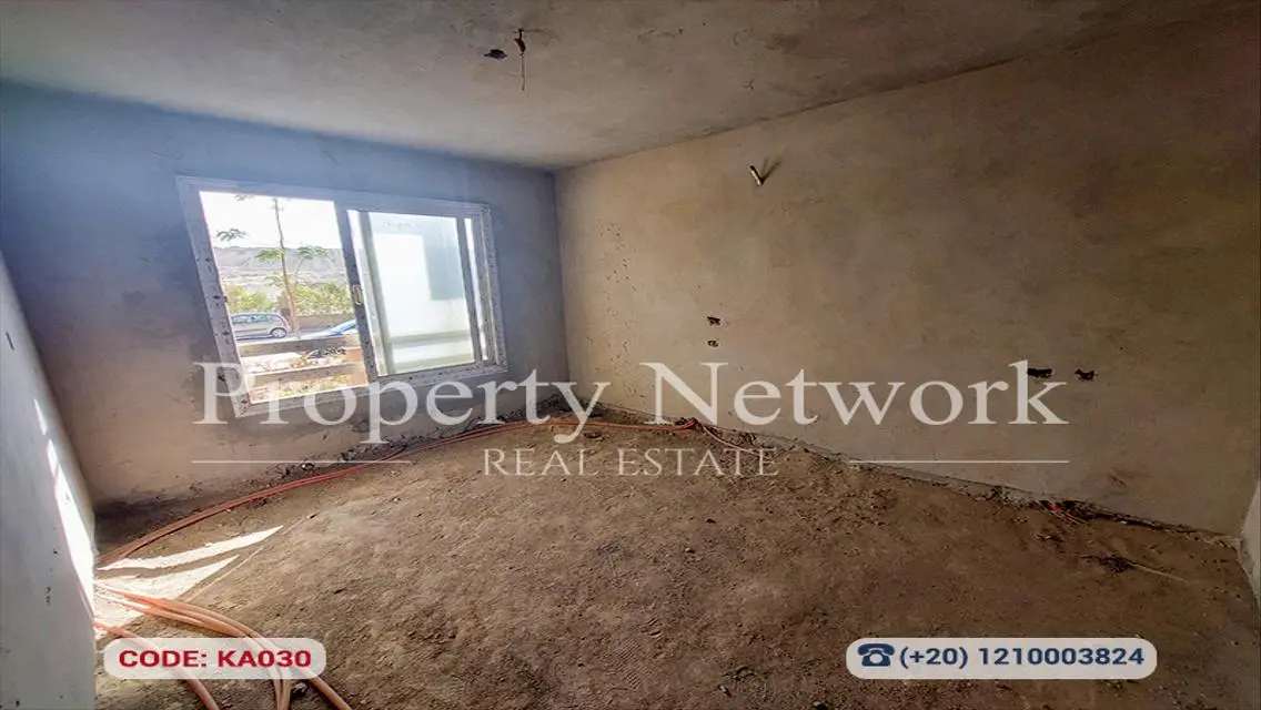 Luxury Apartment with Private Balcony and Garden