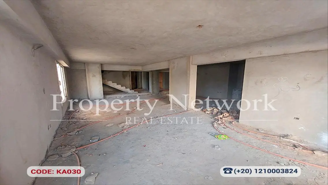 Luxury Apartment with Private Balcony and Garden